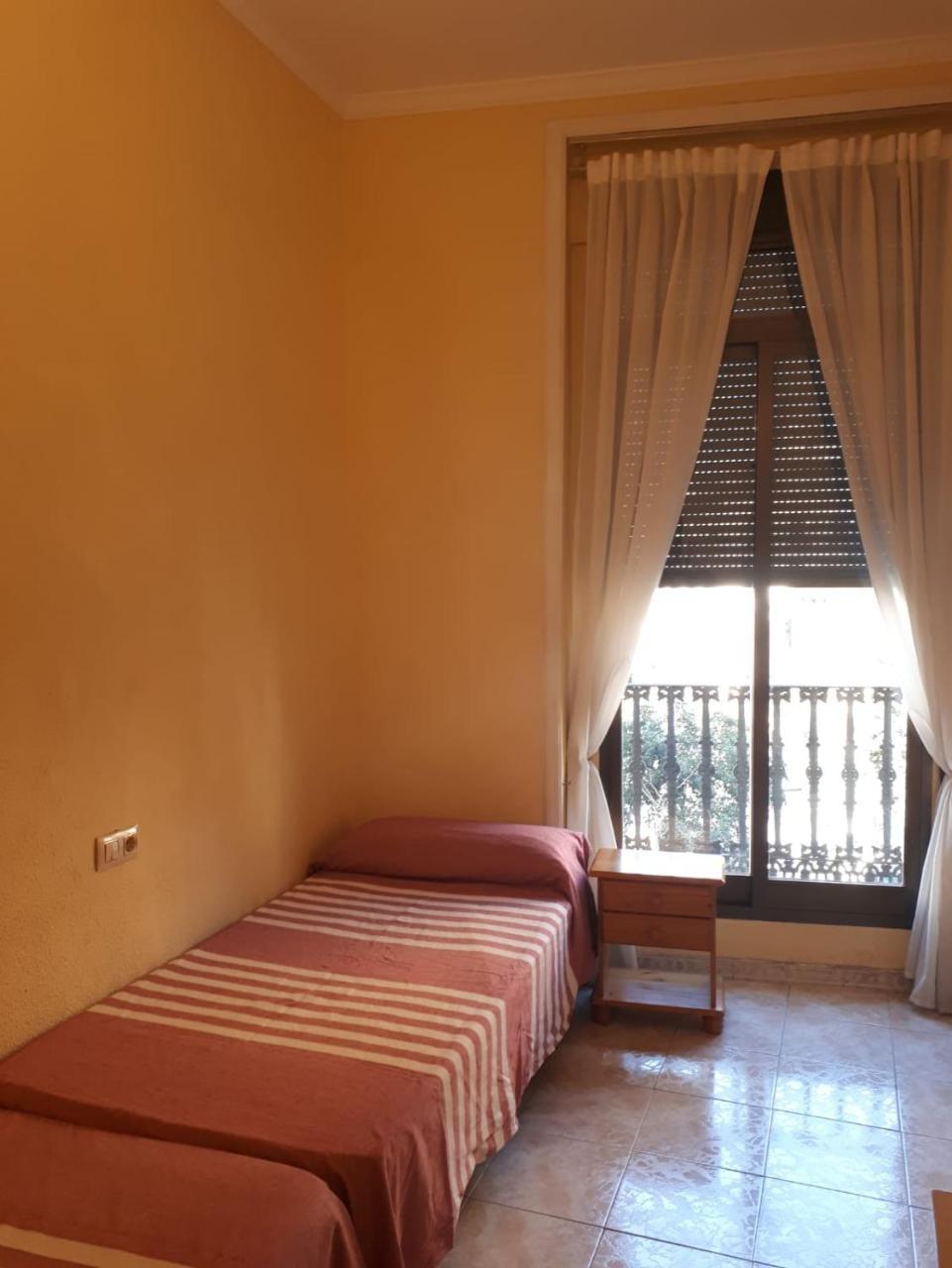 Hostal Pacios Мадрид Экстерьер фото